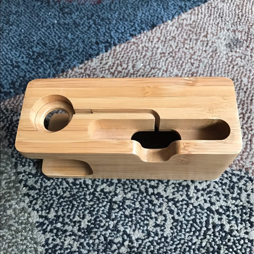 Apple Watch and phone charging station