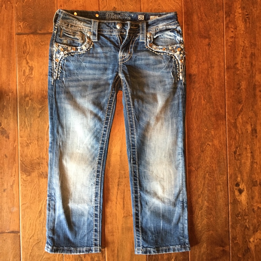 Miss Me Capri Jeans. Size 25