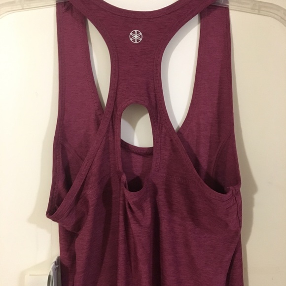 Workout top - Picture 6 of 7