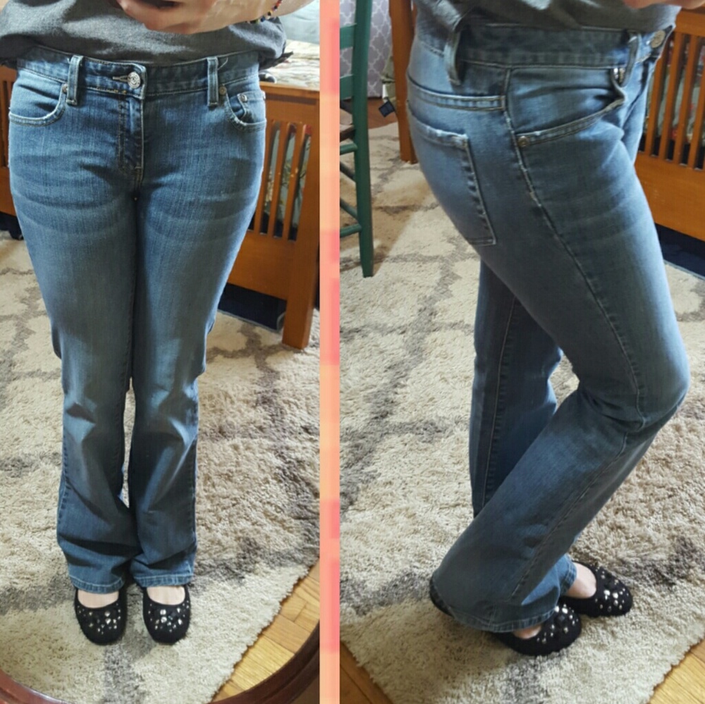 Banana Republic Jeans. Size 4. Boot Cut.