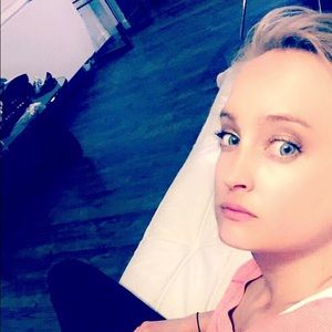 Meet your Posher, Jessica m.