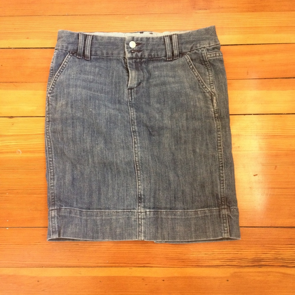GAP Jean Pencil Skirt 99% Cotton 1% Spandex Size 1