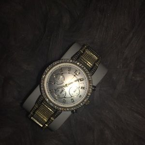 Cute gold watch.