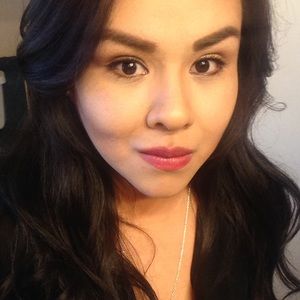 Meet your Posher, Eloisa