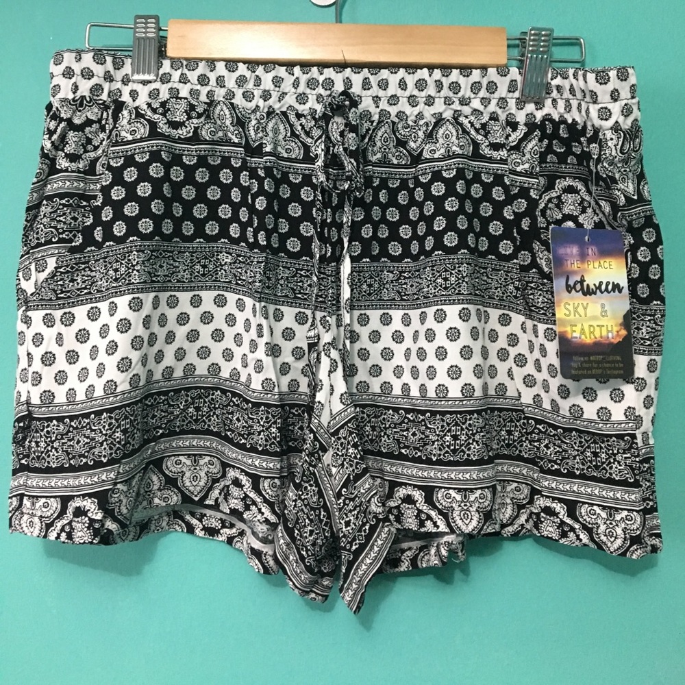 Black and white short