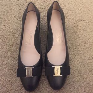 NBW Ferragamo Vara Nero Calf Size 8.5N