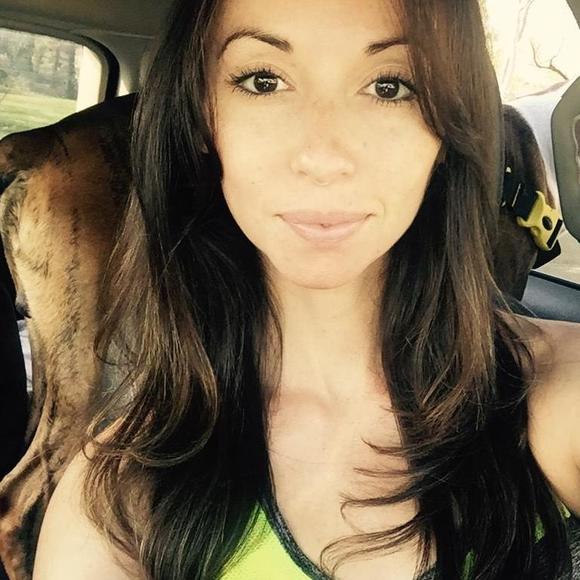 Meet your Posher, Zelina - Picture 2 of 5