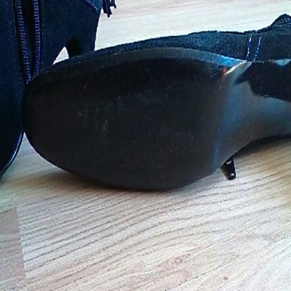 Suede boots - Picture 2 of 3