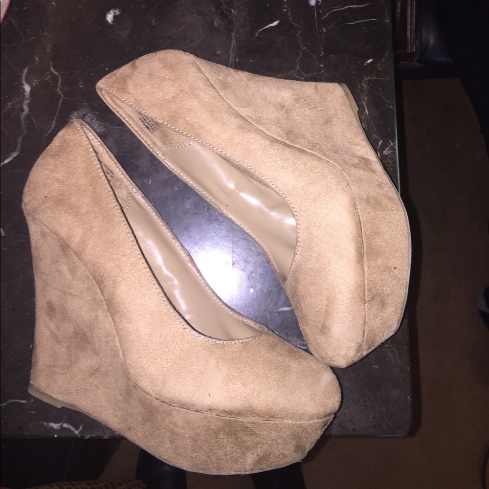 Brash suede tan wedges