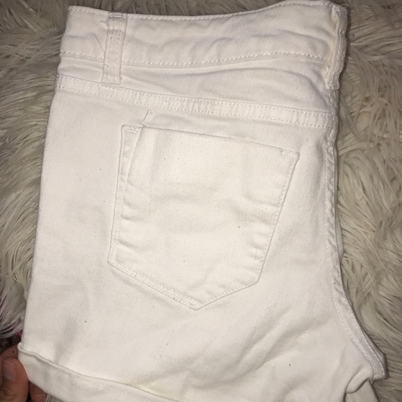 gap white denim shorts - Picture 3 of 3