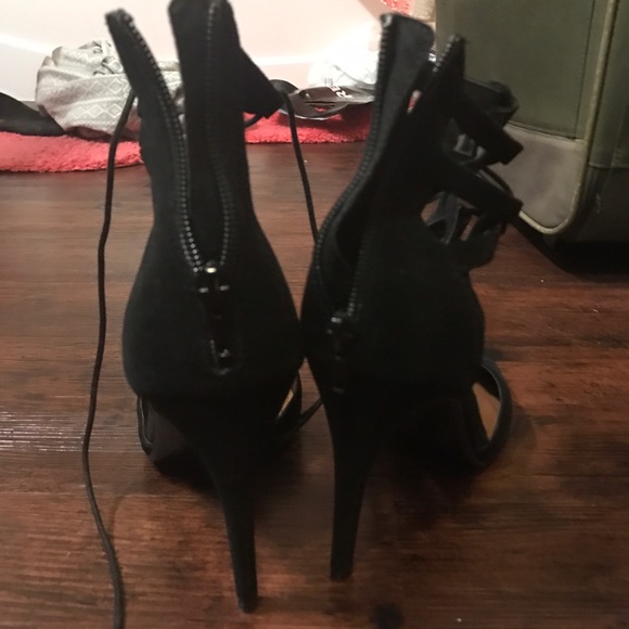 Pumps - Picture 2 of 3