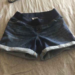 Liz Lange maternity shorts