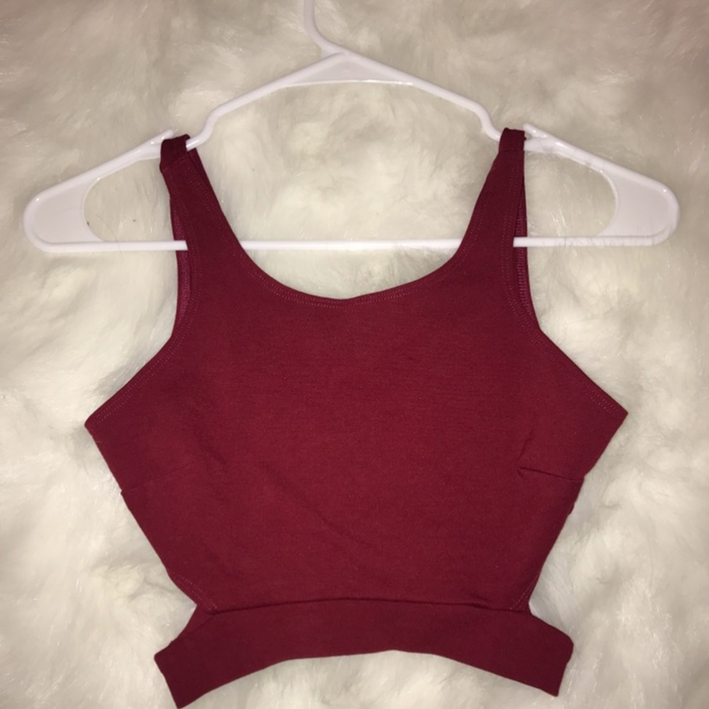 Red crop top🌹