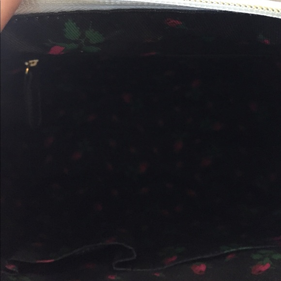 🌸NWT! BETSEY JOHNSON BOW DOME SATCHEL - Picture 5 of 6