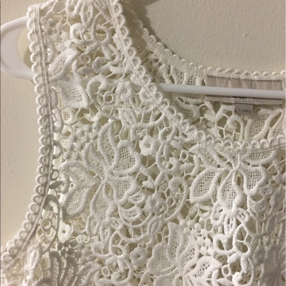 Lace Top 🤗 - Picture 2 of 3