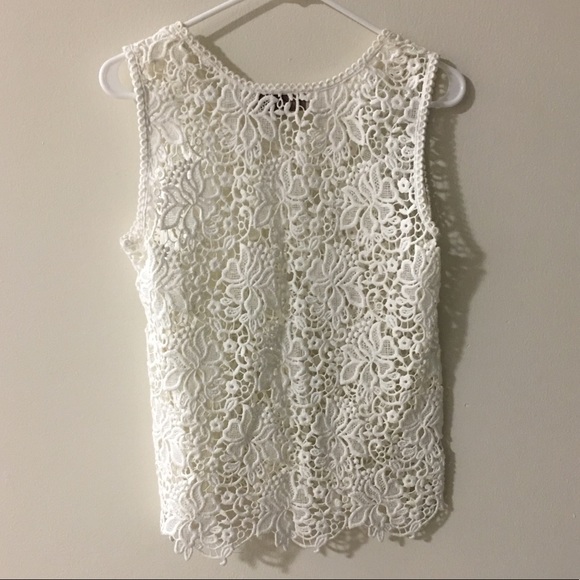 Lace Top 🤗 - Picture 3 of 3