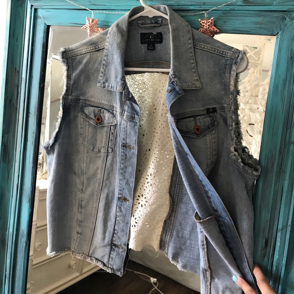 Jean vest w/ lace!