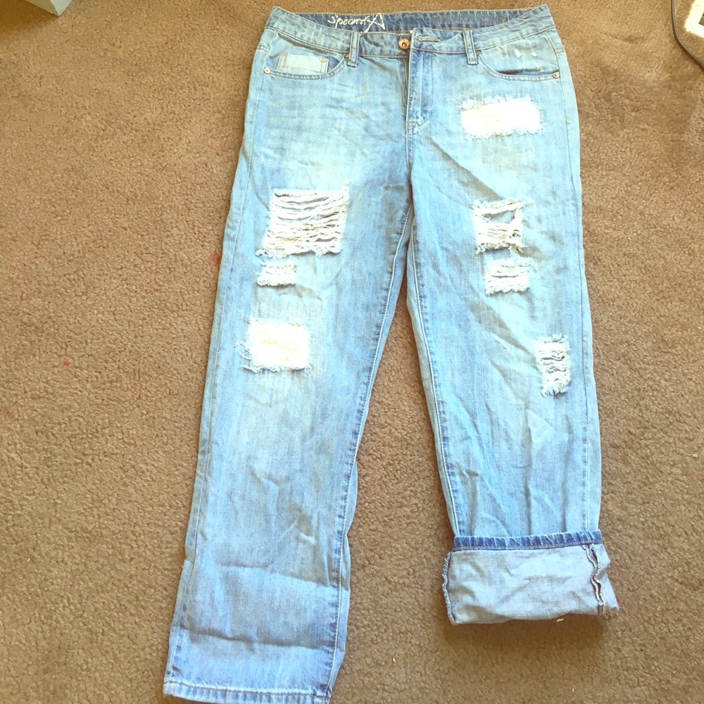 Danity hooligan distressed boyfriend jeans!