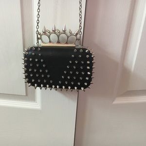 Studded clutch