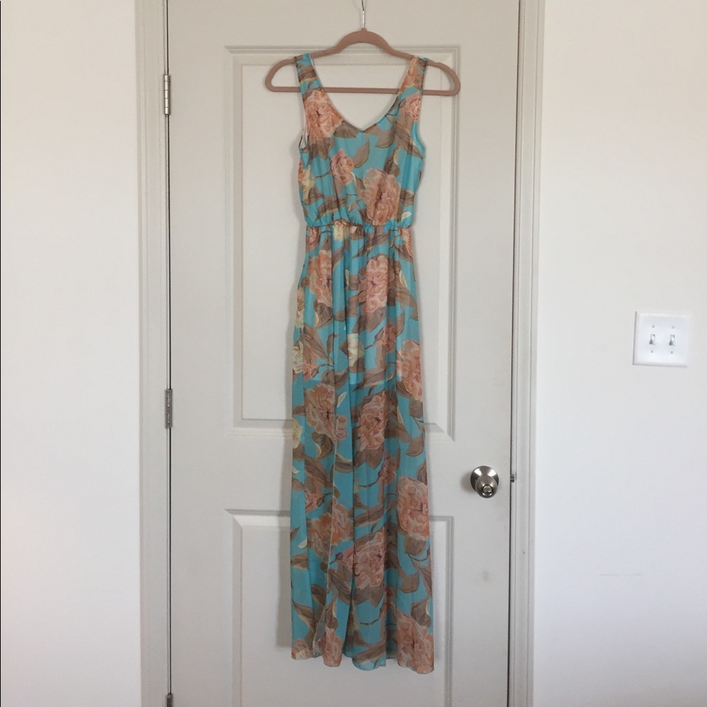 ‼️SOLD‼️Floral Maxi Dress
