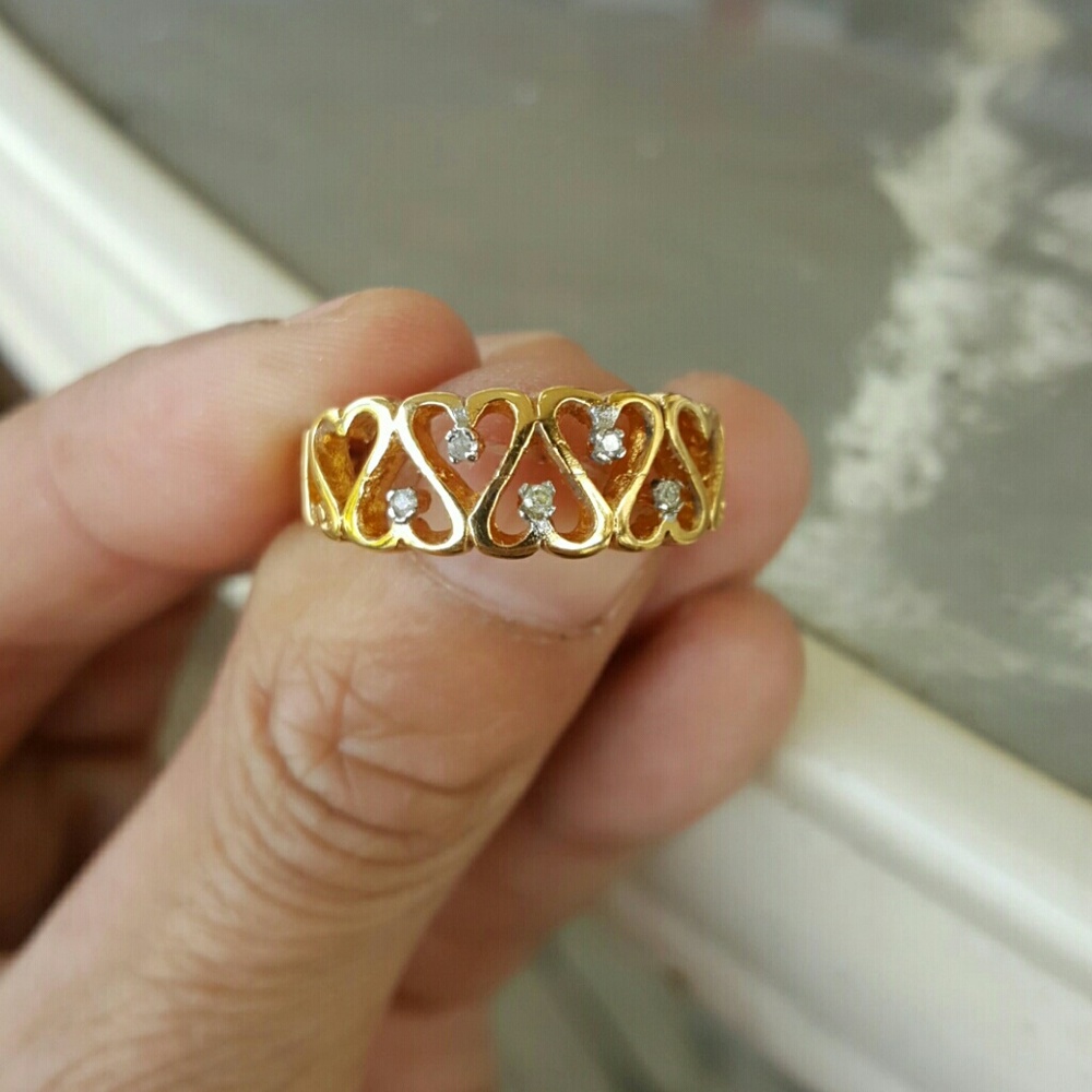 Beautiful Hearts Band - Never Worn Vintage Ring!!