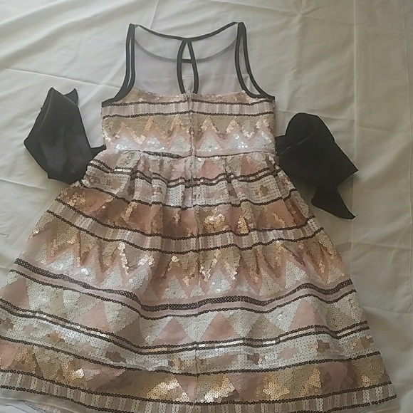 Dress - Picture 2 of 2