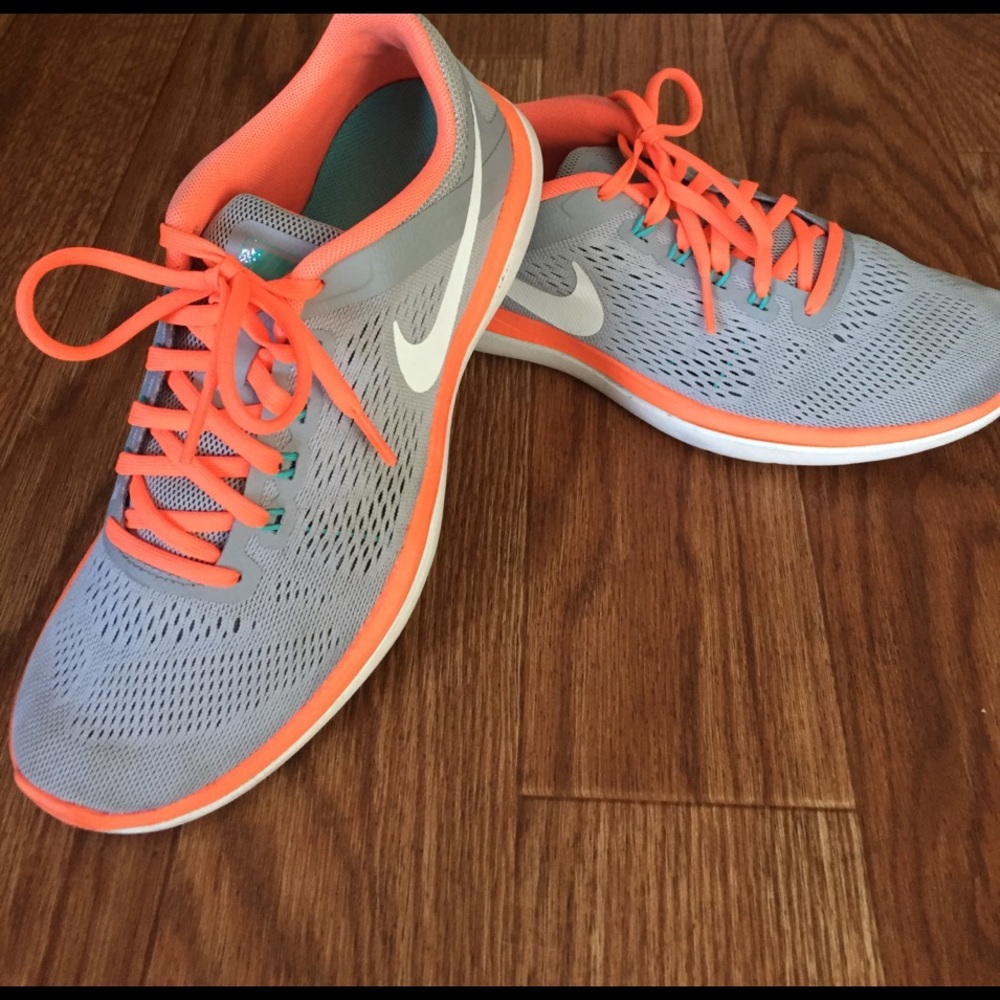 Nike fitsole shoes