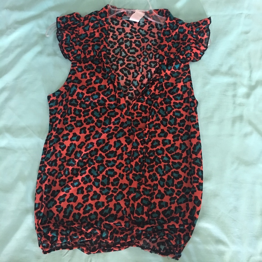 Sleeveless ladies top