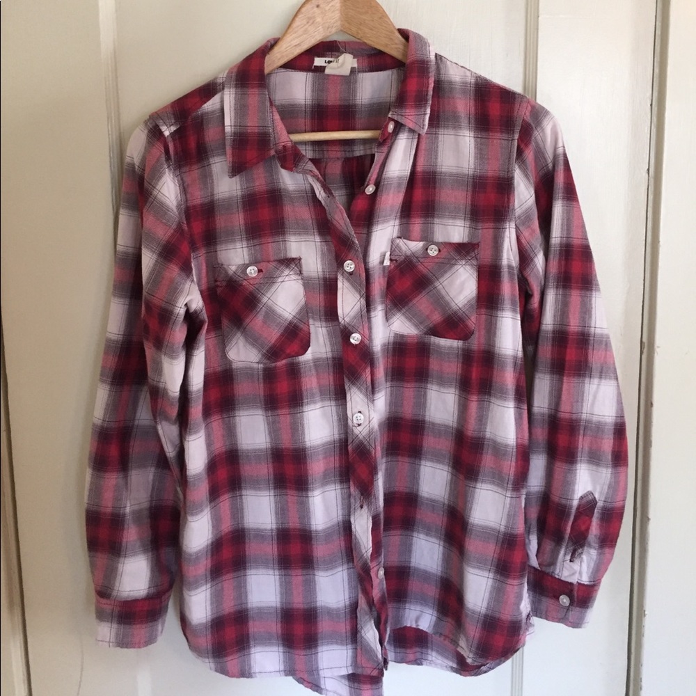 🔴BOGO!!🔴Levi's Pretty Plaid Button up Shirt