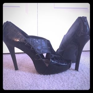 Steve Madden size 8.5 black heels!