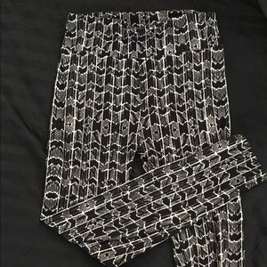 🦄 Unicorn Black and White LulaRoe OS Leggings 🦄
