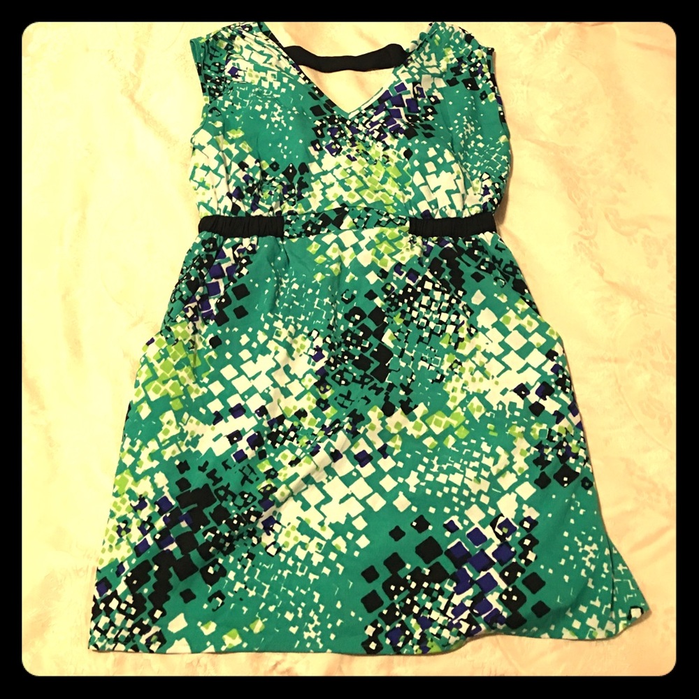 Sleeveless green Motherhood Maternity too