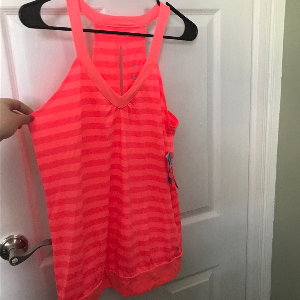 NWT! Old Navy Medium Salmon Workout Top Tank