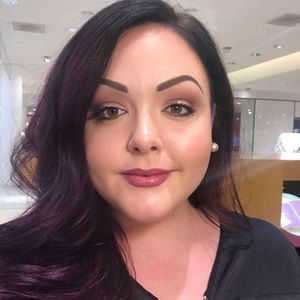 Meet your Posher, Elyssa