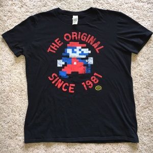 🚹NWOT Nintendo Mario T-Shirt