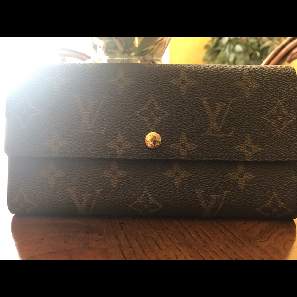 Authentic Louis Vuitton wallet. Perfect condition