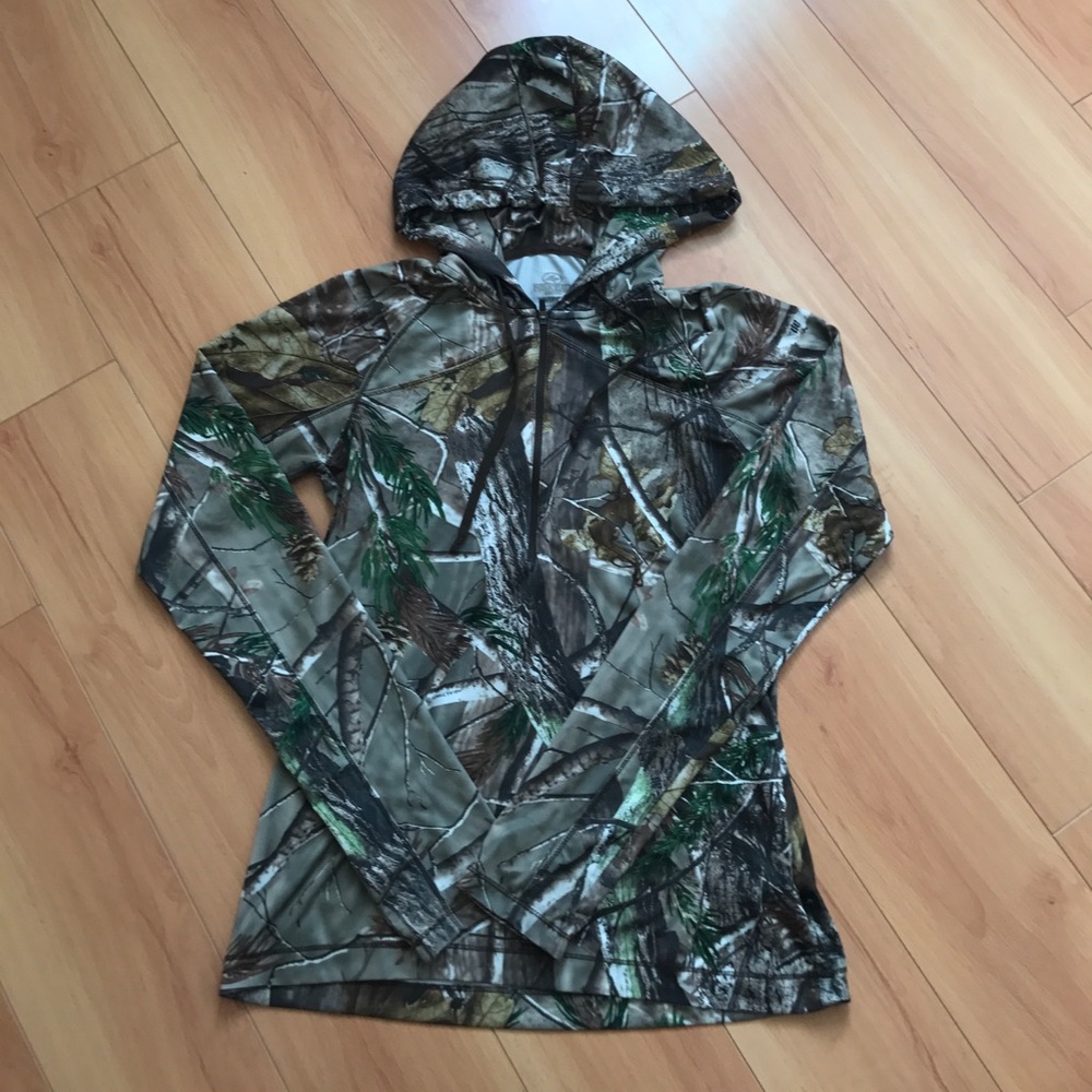 Women's hooded stretch camouflage