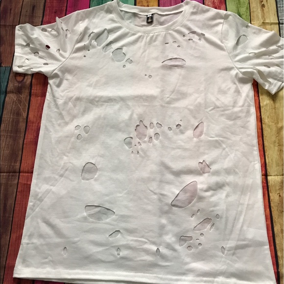 🌻Host Pic🌻White Summer Holed Tshirt Size L. - Picture 2 of 2