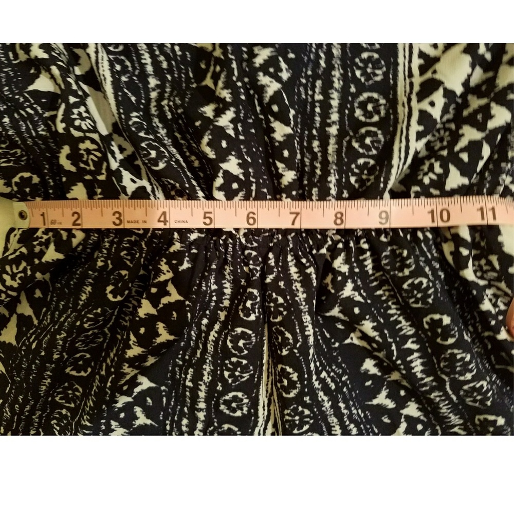 ***SOLD***Boohoo Romper - Picture 6 of 7