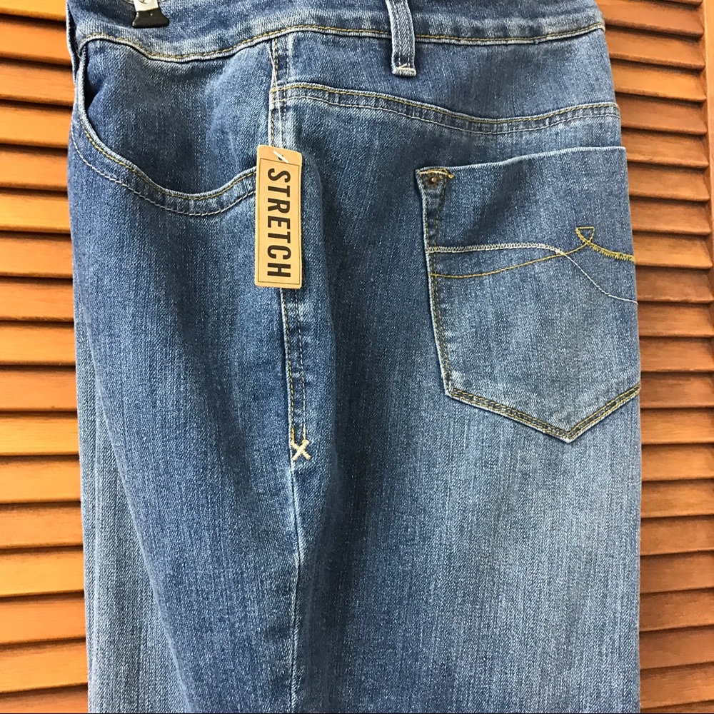 DKNY Jeans NWT 'Spring Street Jeans' - Picture 4 of 8