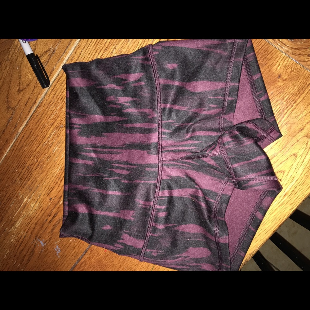Used Lululemon Boogie Roll Down Shorts Size 2