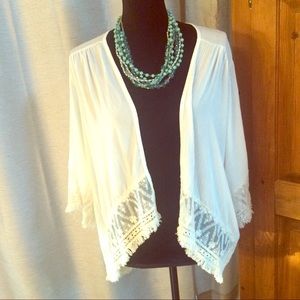 Gorgeous Ivory Lace Detail Kimono