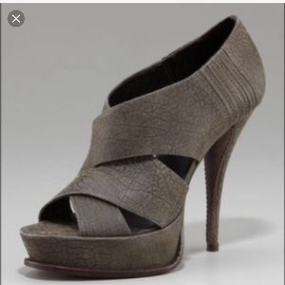 Elizabeth and James Gray Heels