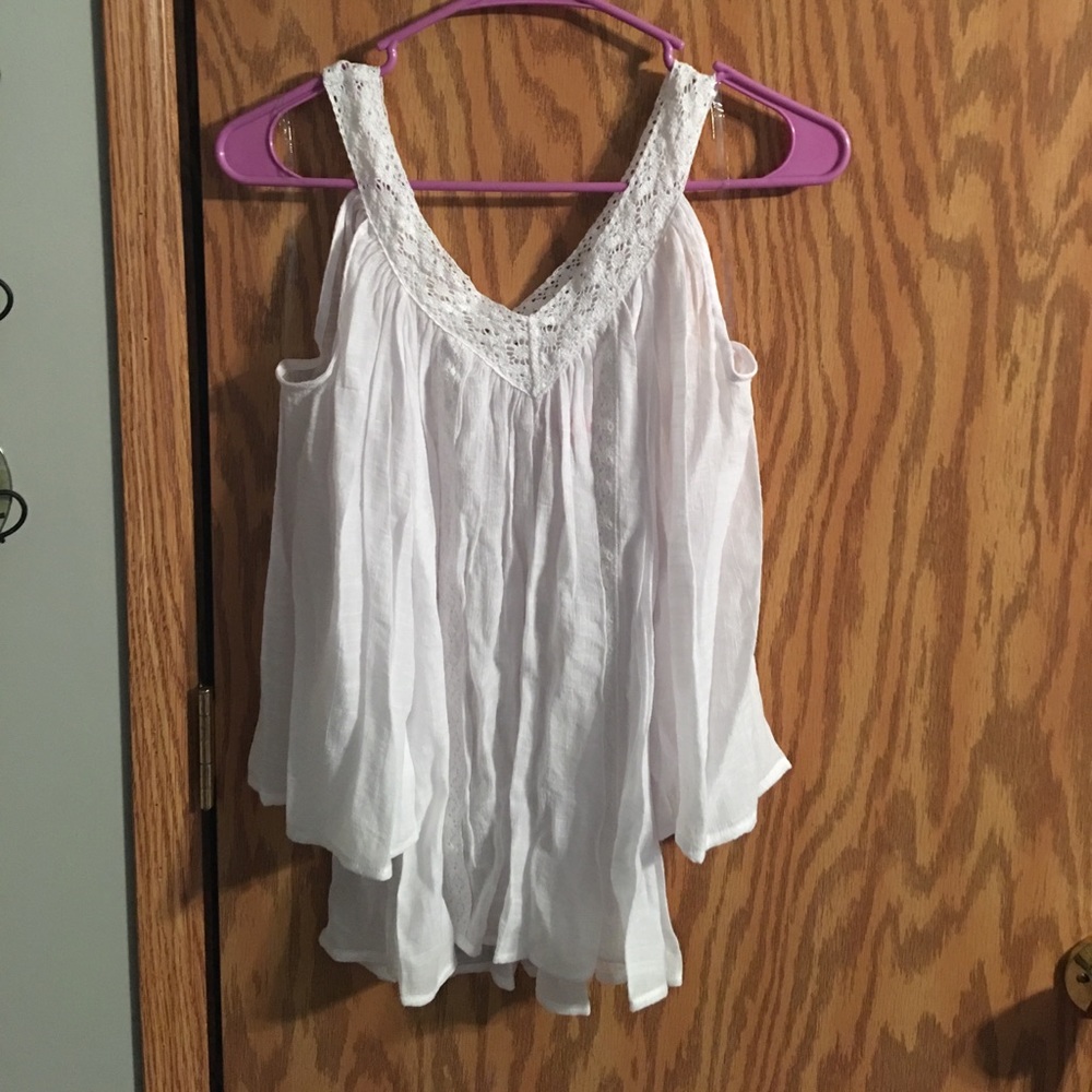 Open shoulder top
