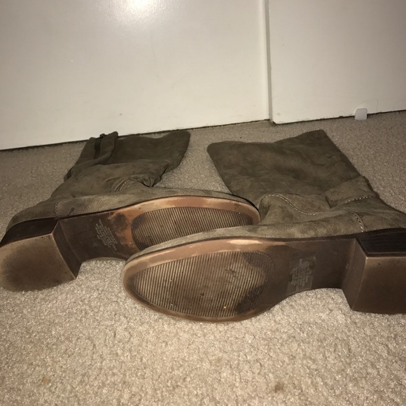 Boots - Picture 3 of 3