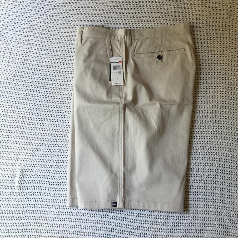quiksilver brand new whit tags shorts. size 38