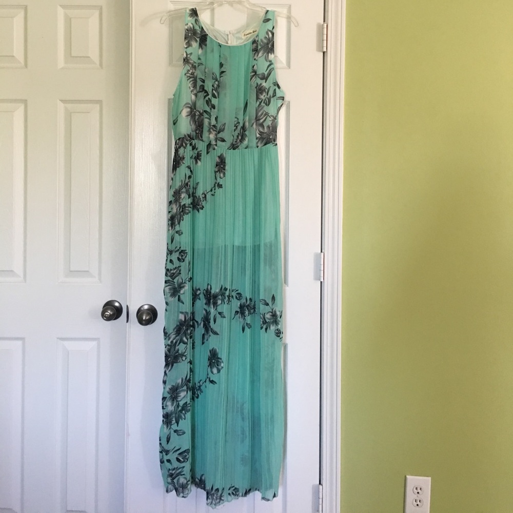 Gorgeous maxi dress