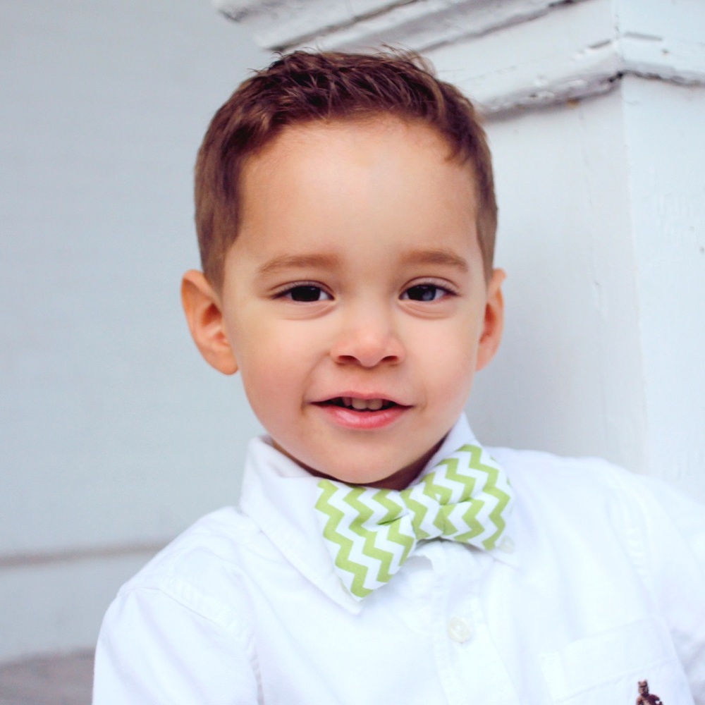 Averylee Kids Chevron Bow-Tie. - Picture 5 of 5