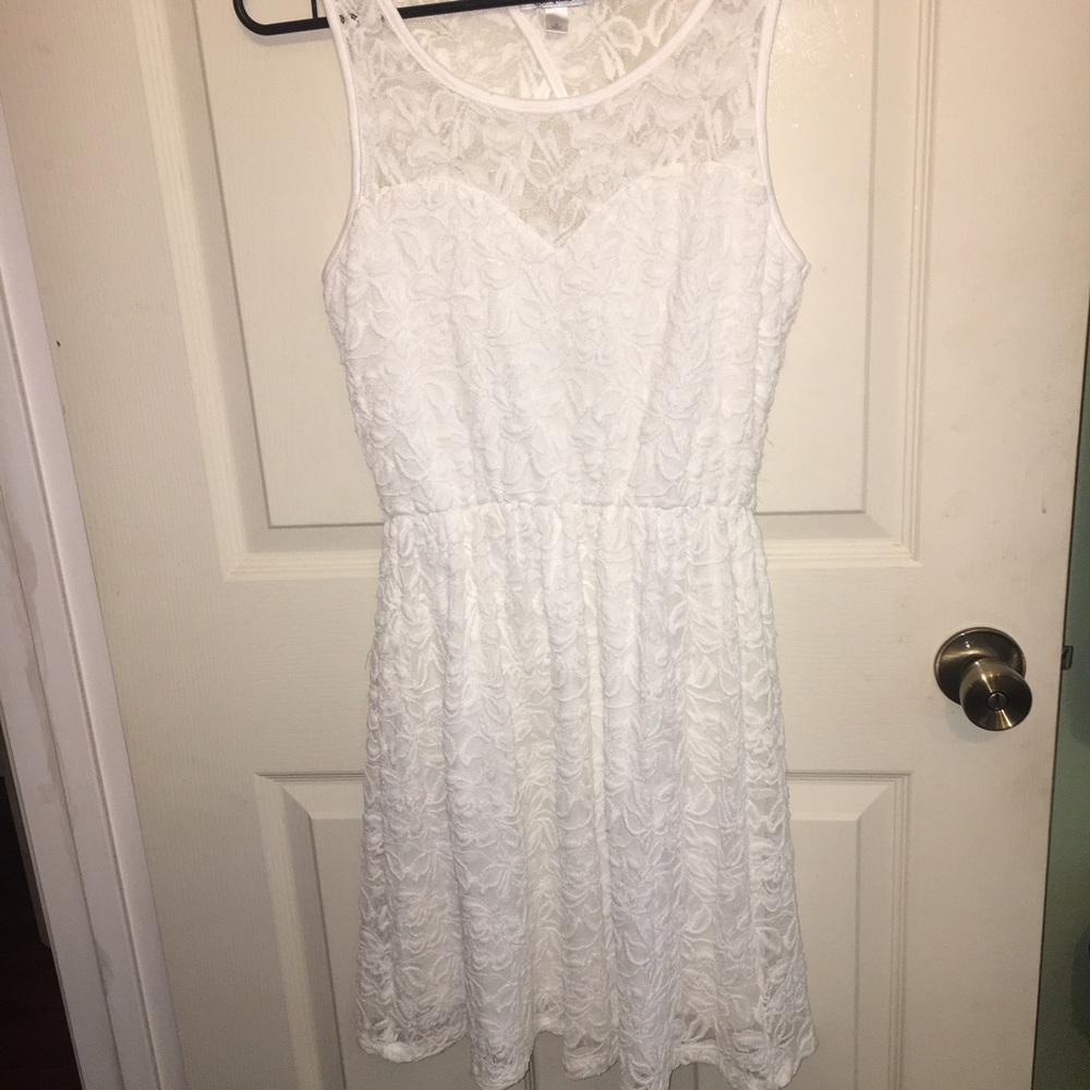 White lace dress