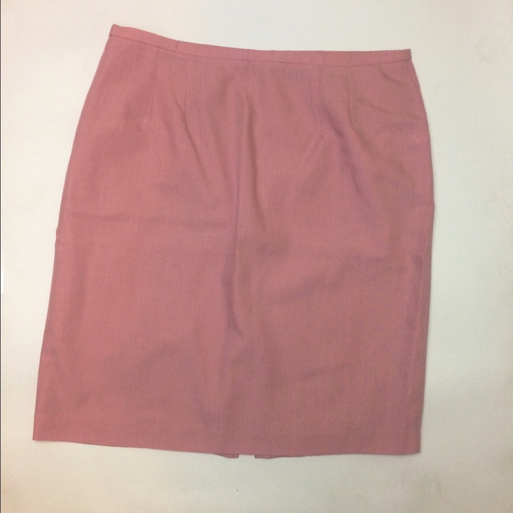 Pink skirt 🔵